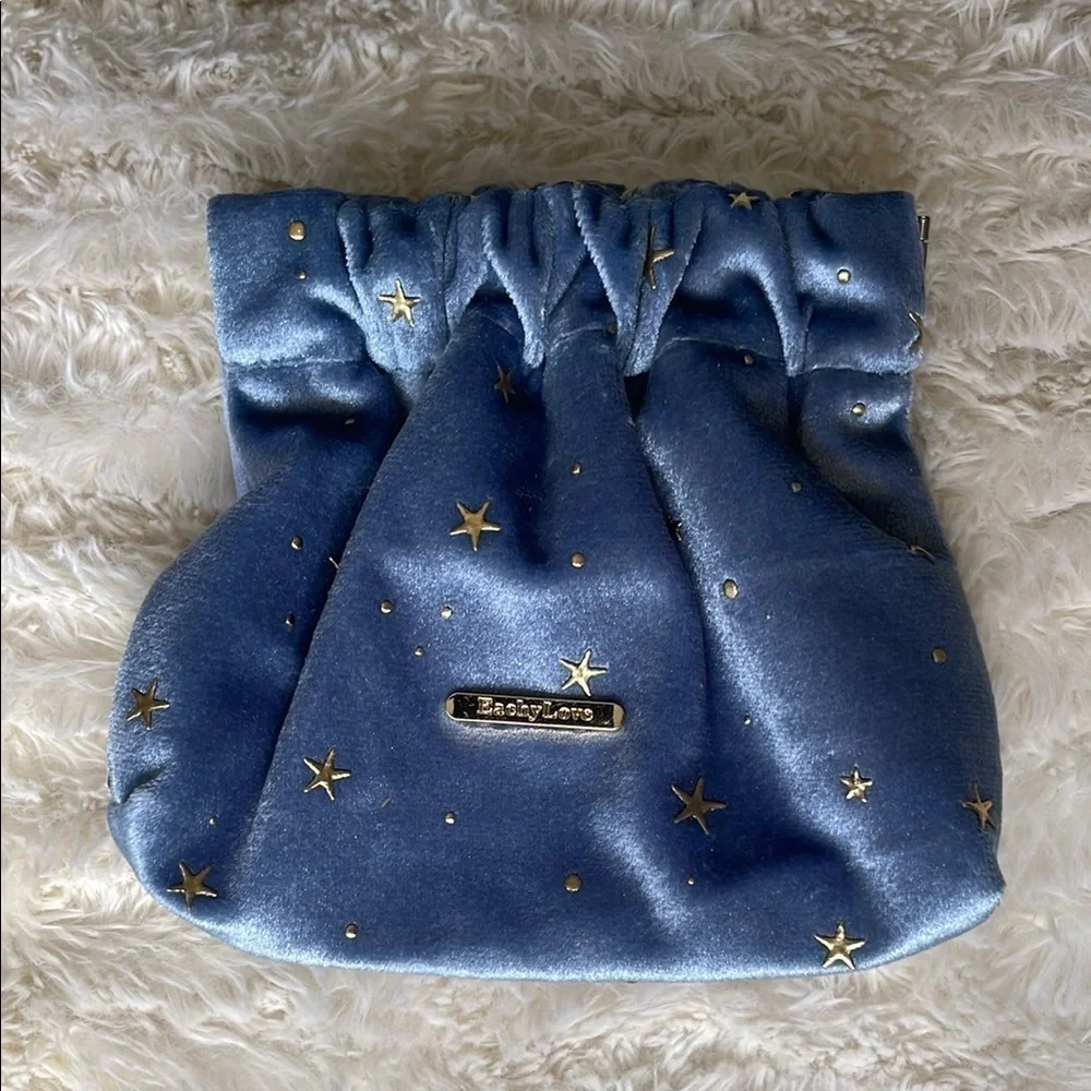 N/A charming blue